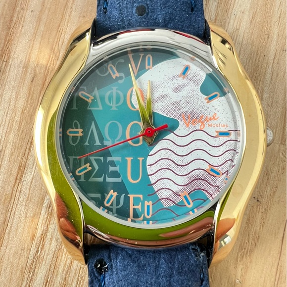 vogue montres Accessories - Vogue Montres ladies gold tone blue fashion watch NEW BATTERY